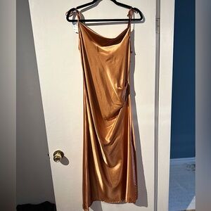 Stunning midi dress